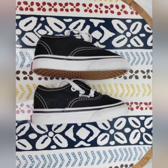 Vans KidsAuthentic Core (Toddler) size 4 - Picture 9 of 11